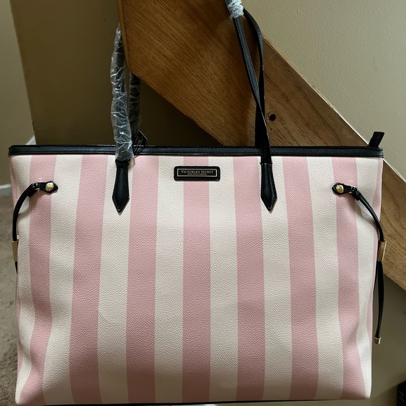 Victoria's Secret Handbags - Victorias Secret Caryall Tote $78 NWT